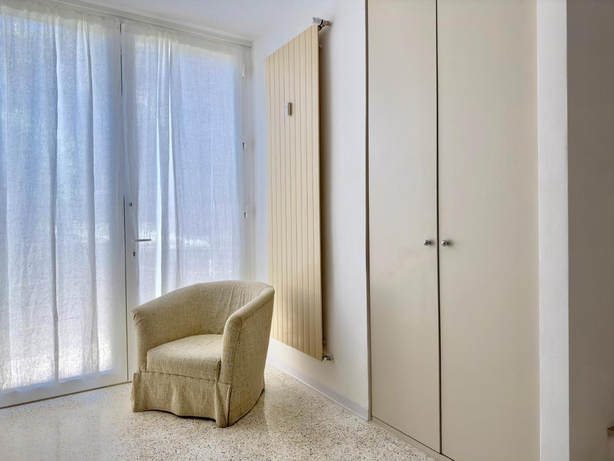 Minimal Apartment Navigli Милан Экстерьер фото