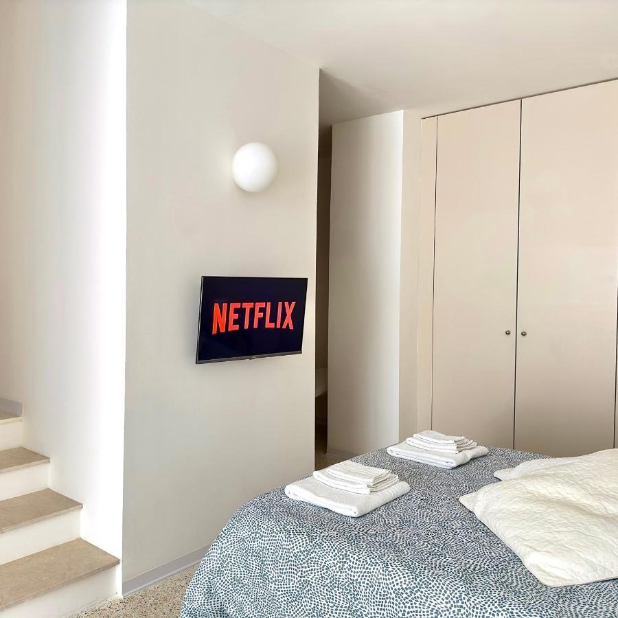 Minimal Apartment Navigli Милан Экстерьер фото